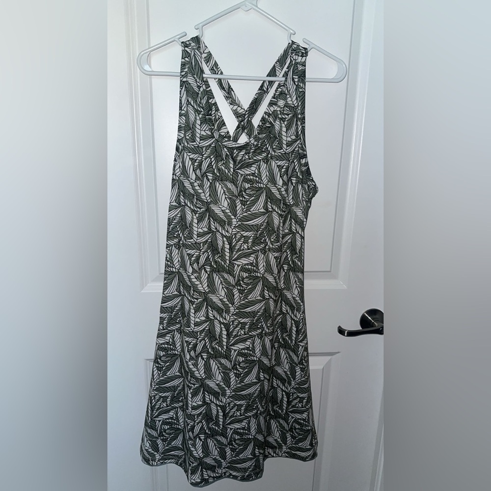 Eddie Bauer Womens Harmony Athletic Dress green/white Sz M Tropical Leaf Print